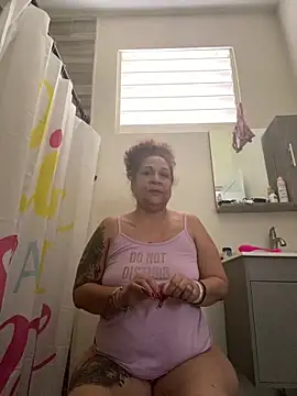 ladycreamypr2 online show from 02/23/26, 06:16