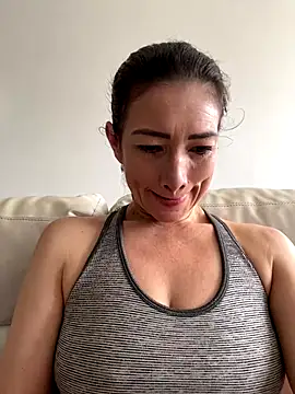 Yulia sx online show from 10/17/25, 04:53