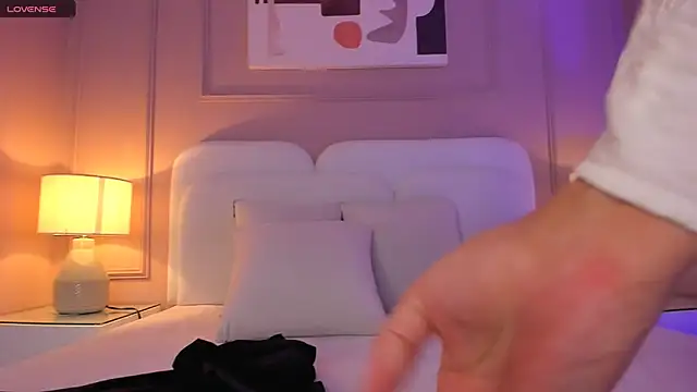 Snapshot of aria_greco chatting on 03/25/26, 02:17 aria greco online show from 03/25/26, 02:17