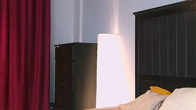 Yanira Muslim online show from 09/19/25, 04:25