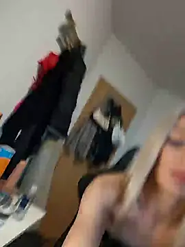 Snapshot of Liana_Lou chatting on 01/04/25, 02:56 Liana Lou online show from 01/04/25, 02:56