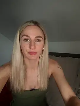 Snapshot of Liana_Lou chatting on 02/23/25, 11:11 Liana Lou online show from 02/23/25, 11:11