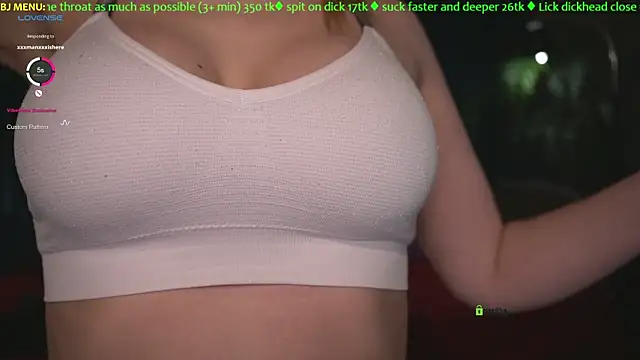 Snapshot of helena_play chatting on 04/08/26, 09:04 helena play online show from 04/08/26, 09:04