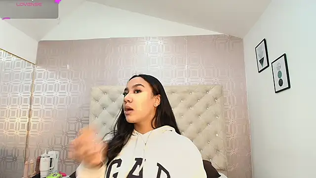 Sara Desire online show from 02/22/25, 12:19