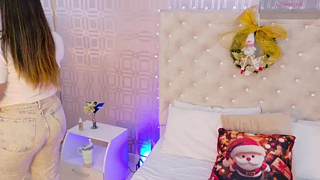 Sara Desire online show from 11/27/25, 12:18