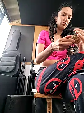 Snapshot of rebekka_simpson chatting on 03/12/26, 01:06 rebekka simpson online show from 03/12/26, 01:06