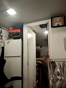 allissonw13 online show from 12/05/24, 07:27