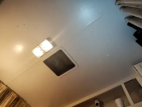 allissonw13 online show from 12/24/24, 05:16