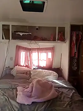 allissonw13 online show from 01/13/25, 07:10