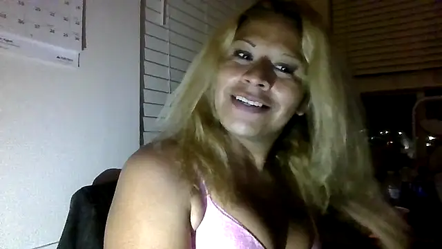 Snapshot of allissonw13 chatting on 07/13/26, 06:16 allissonw13 online show from 07/13/26, 06:16