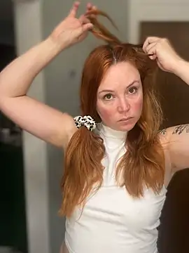 Snapshot of Blaze_Baby chatting on 03/26/26, 02:00 Blaze Baby online show from 03/26/26, 02:00