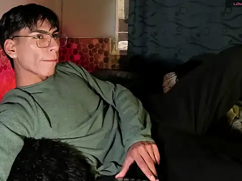 Snapshot of Teo_skinny chatting on 12/10/24, 06:49 Teo skinny online show from 12/10/24, 06:49