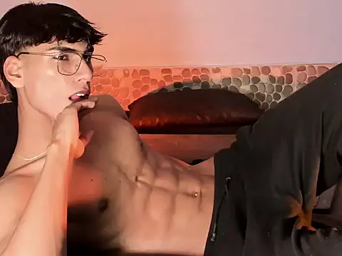 Snapshot of Teo_skinny chatting on 01/16/25, 09:30 Teo skinny online show from 01/16/25, 09:30