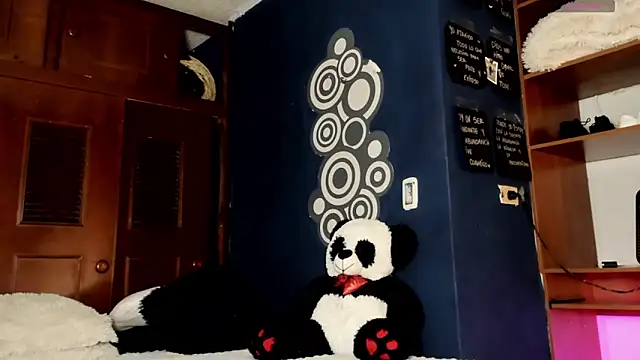 Snapshot of Teo_skinny chatting on 03/18/26, 11:30 Teo skinny online show from 03/18/26, 11:30