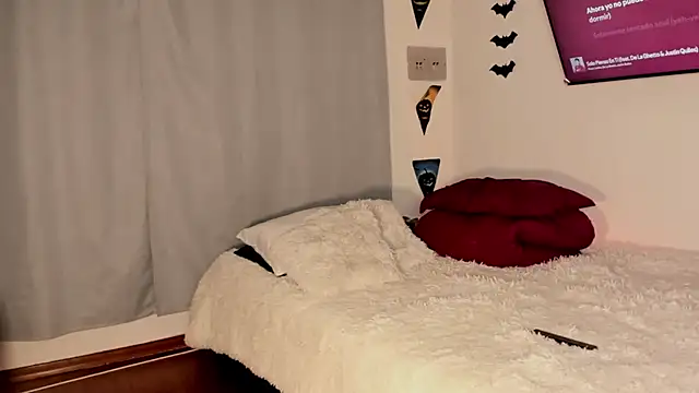 Snapshot of Teo_skinny chatting on 04/18/26, 12:47 Teo skinny online show from 04/18/26, 12:47