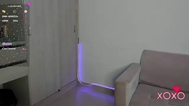 Lilacutte  online show from 10/22/25, 08:14