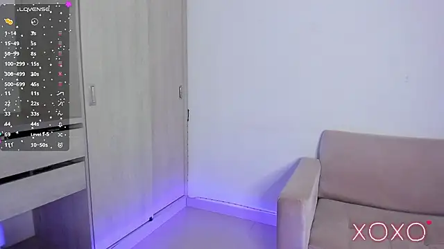 Snapshot of Lilacutte_ chatting on 03/11/26, 09:04 Lilacutte online show from 03/11/26, 09:04