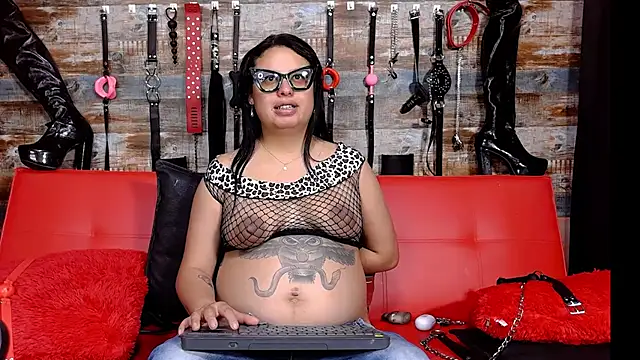 Snapshot of slave_Rubi chatting on 12/28/24, 01:28 slave Rubi online show from 12/28/24, 01:28