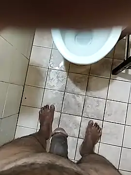 Snapshot of cenyon124 chatting on 02/20/25, 03:52 cenyon124 online show from 02/20/25, 03:52