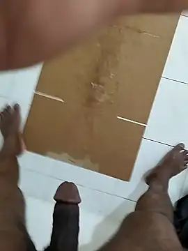 Snapshot of cenyon124 chatting on 11/30/25, 04:11 cenyon124 online show from 11/30/25, 04:11