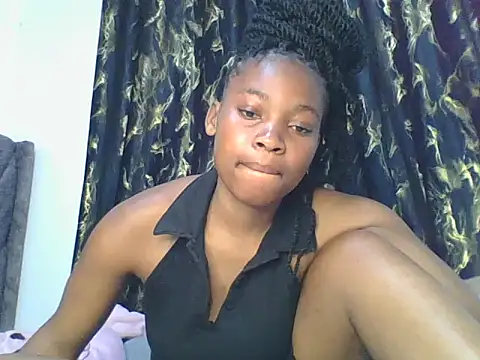 Snapshot of _Becky002 chatting on 10/11/25, 10:47  Becky002 online show from 10/11/25, 10:47