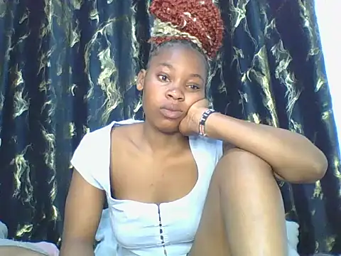 Snapshot of _Becky002 chatting on 10/17/25, 10:07  Becky002 online show from 10/17/25, 10:07
