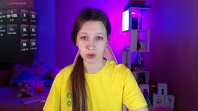 Snapshot of ur_kitty__ chatting on 12/16/24, 01:32 ur kitty online show from 12/16/24, 01:32