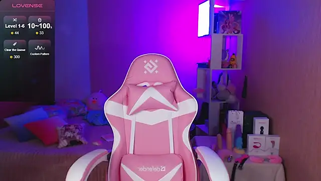 Snapshot of ur_kitty__ chatting on 12/21/24, 12:27 ur kitty online show from 12/21/24, 12:27