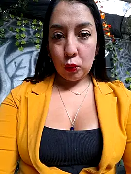 Snapshot of Bella_keny chatting on 06/08/26, 05:13 Bella keny online show from 06/08/26, 05:13
