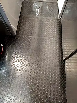 Snapshot of A_man_in_public chatting on 09/27/25, 02:22 A man in public online show from 09/27/25, 02:22