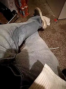 Snapshot of A_man_in_public chatting on 10/16/25, 11:44 A man in public online show from 10/16/25, 11:44