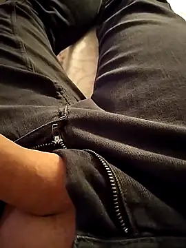 A man in public online show from 02/02/26, 11:25