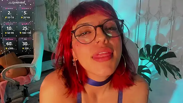 Snapshot of cute_hollywood chatting on 09/21/25, 08:21 cute hollywood online show from 09/21/25, 08:21