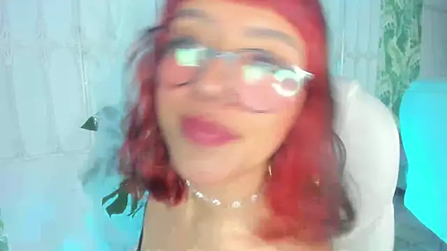 Snapshot of cute_hollywood chatting on 10/15/25, 12:27 cute hollywood online show from 10/15/25, 12:27