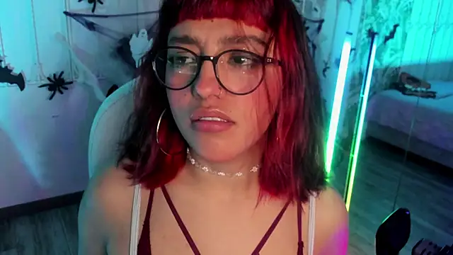 Snapshot of cute_hollywood chatting on 11/02/25, 05:48 cute hollywood online show from 11/02/25, 05:48