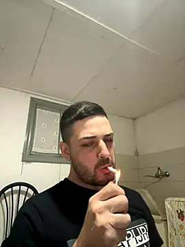 Snapshot of iltoscano95 chatting on 10/06/25, 07:44 iltoscano95 online show from 10/06/25, 07:44