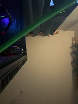 Snapshot of Antreas22 chatting on 10/20/25, 12:22 Antreas22 online show from 10/20/25, 12:22