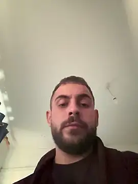 Snapshot of Antreas22 chatting on 03/04/26, 04:51 Antreas22 online show from 03/04/26, 04:51