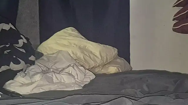 suzyswallowsxxx704 online show from 11/15/25, 06:59