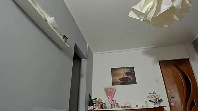 Snapshot of SexxyMeriem chatting on 05/19/26, 03:40 SexxyMeriem online show from 05/19/26, 03:40
