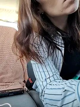 Snapshot of Genevieve143 chatting on 03/19/25, 07:27 Genevieve143 online show from 03/19/25, 07:27