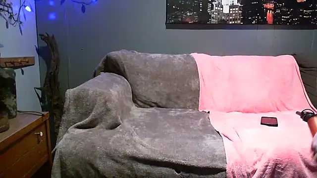 Snapshot of Genevieve143 chatting on 03/21/25, 07:33 Genevieve143 online show from 03/21/25, 07:33