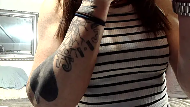 Snapshot of Genevieve143 chatting on 03/09/26, 03:54 Genevieve143 online show from 03/09/26, 03:54