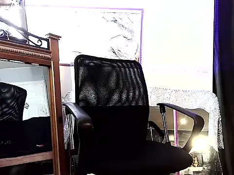 Genevieve143 online show from 07/05/26, 04:47