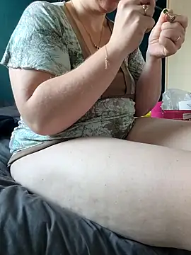 cruellaculdenfer67 online show from 10/28/25, 09:24