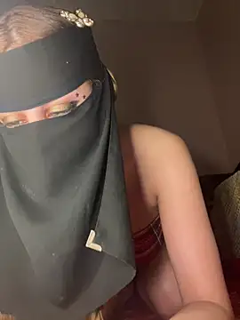 Snapshot of Jumanaa chatting on 04/03/26, 08:40 Jumanaa online show from 04/03/26, 08:40