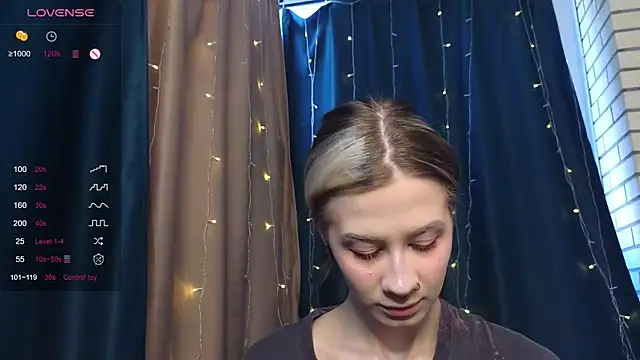 Snapshot of christy_memeow chatting on 04/12/26, 01:16 christy memeow online show from 04/12/26, 01:16