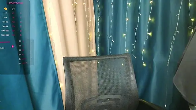 Snapshot of christy_memeow chatting on 04/19/26, 06:10 christy memeow online show from 04/19/26, 06:10