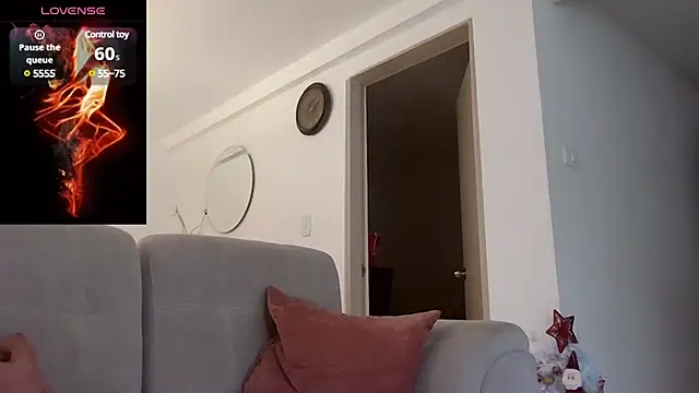 saramartinez1000 online show from 12/02/24, 06:10