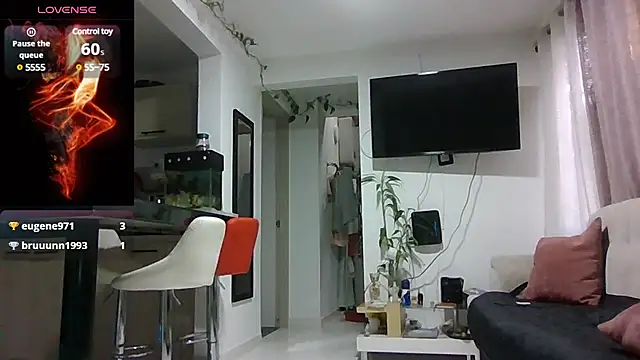 saramartinez1000 online show from 02/13/25, 09:38